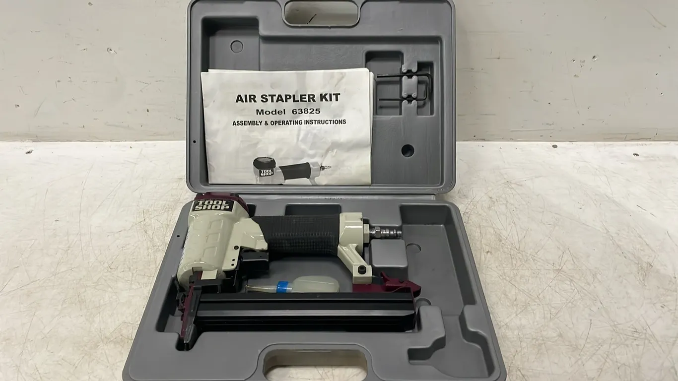 Tool Shop Air Stapler, Model 63825 (P3-WWS4-S2270)