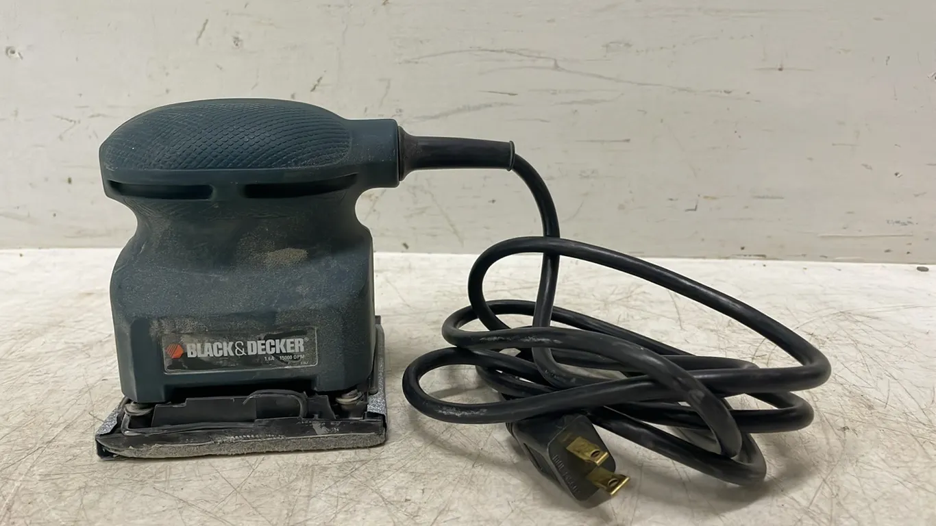 Black & Decker Palm Grip Finishing Sander (P3-WWS4-S2270)