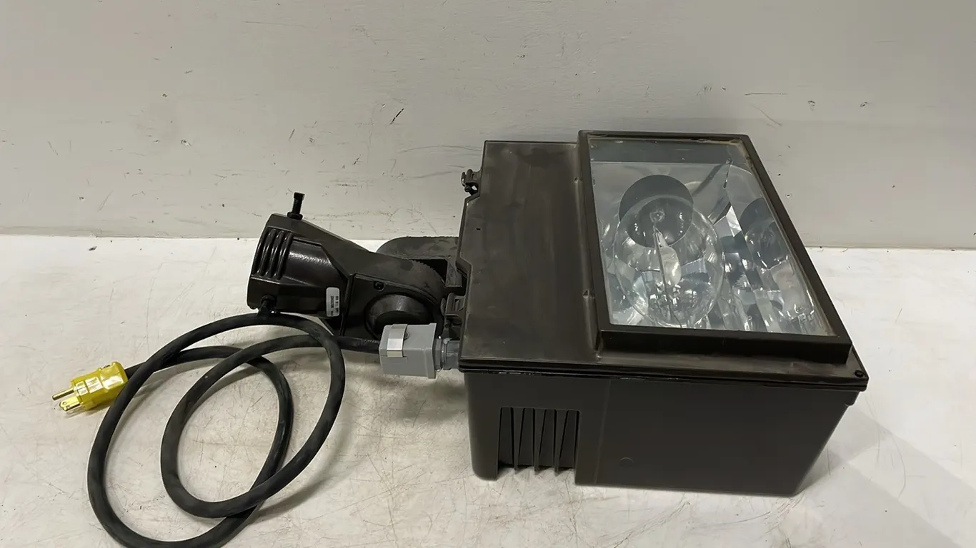 Explosion Proof Light, Never Used As Per Seller (P3-SWT2-S1999)