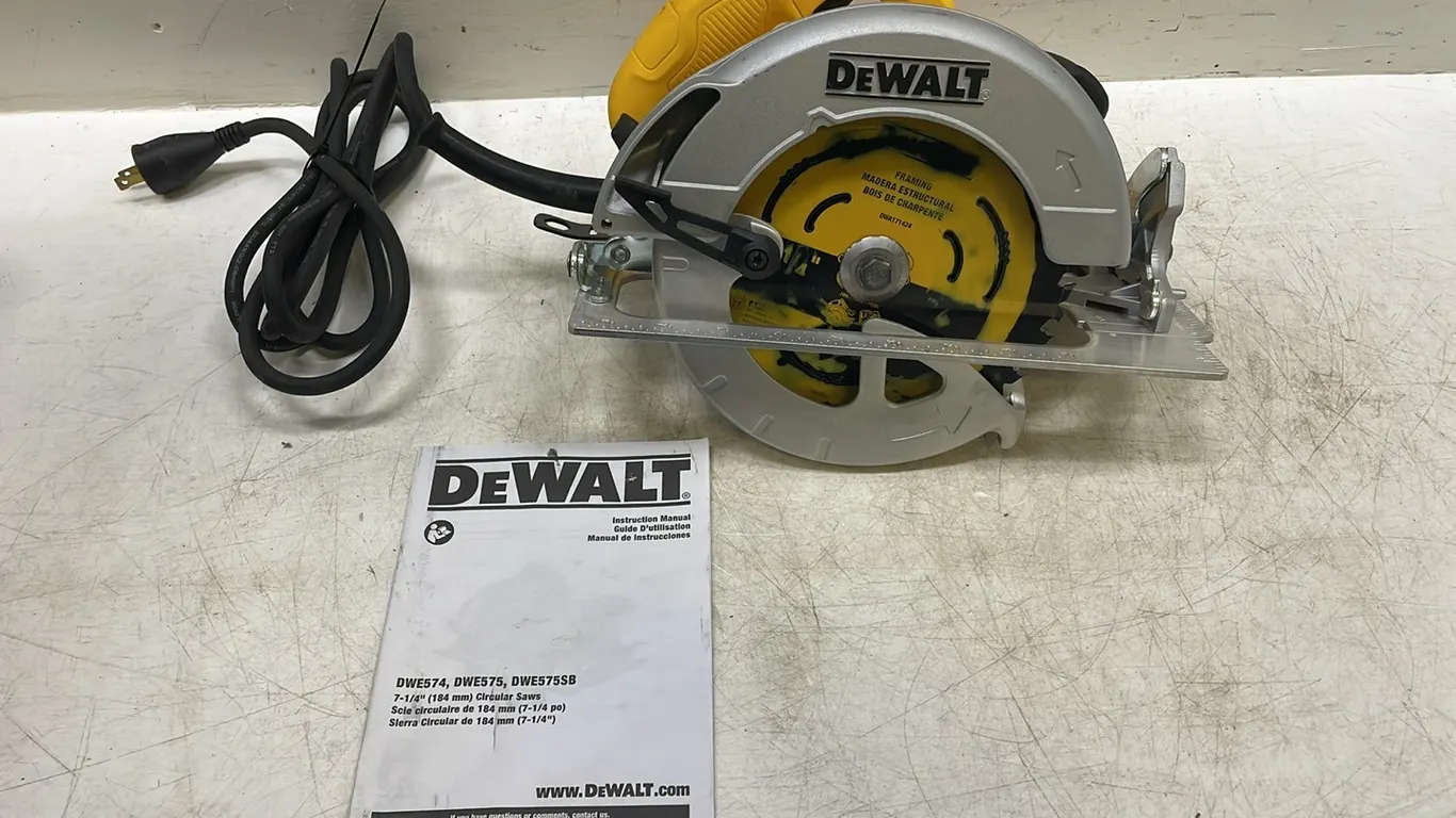 DeWalt Circular Saw 7 1/4" DWE575, Works As Per Seller, Marked 36 (P3-WWT1-S11)