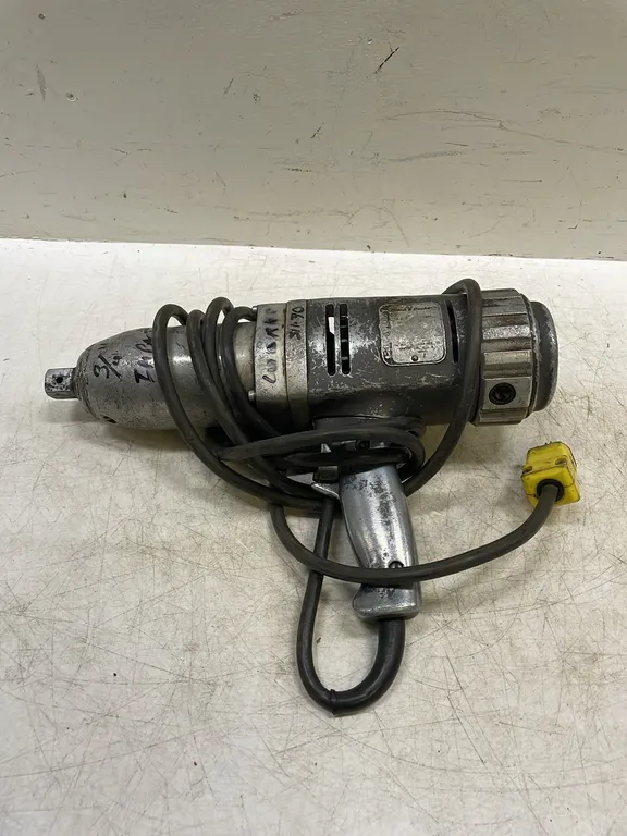 Black & Decker 3/4" Impact Wrench, Works As Per Seller, Marked 70 (P3-WWT1-S11)