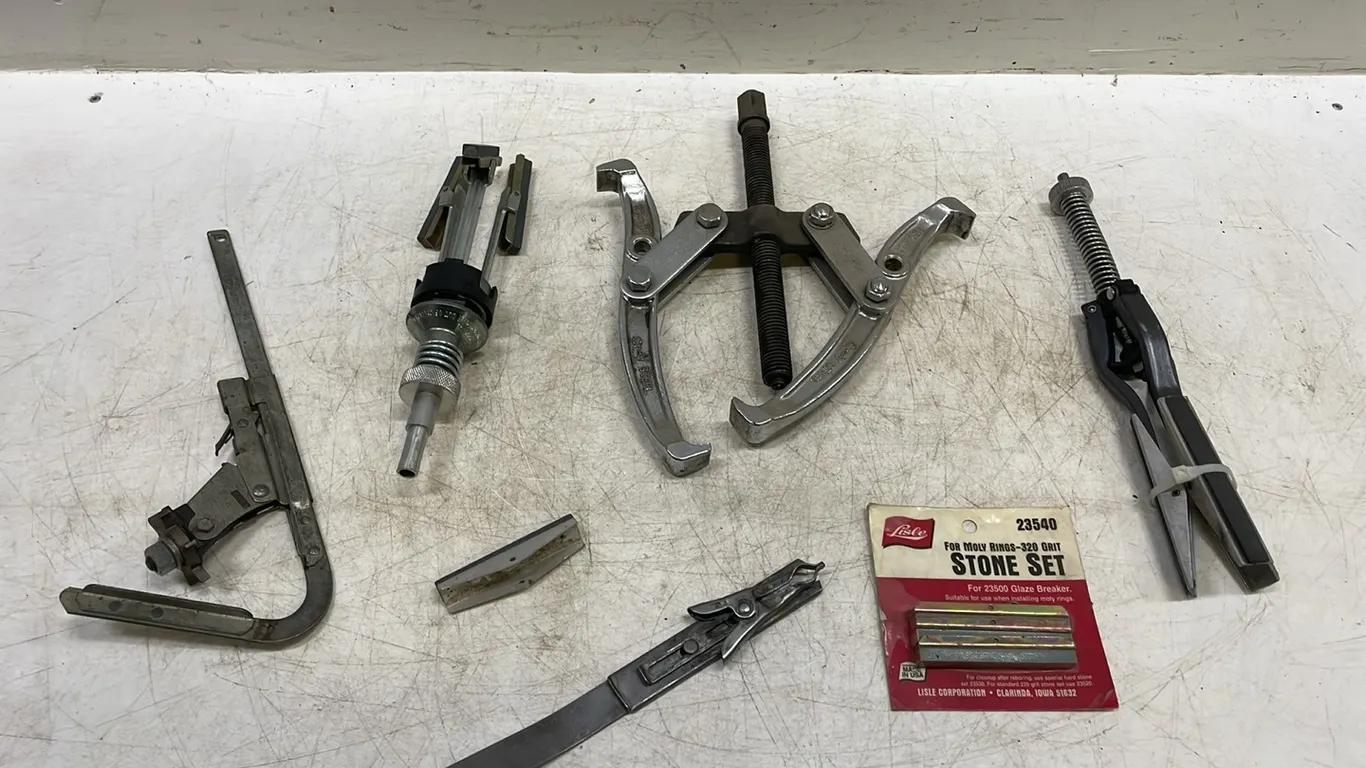 4 Gear Pullers and Consumables, Marked 87 (P3-WWT2-S11)