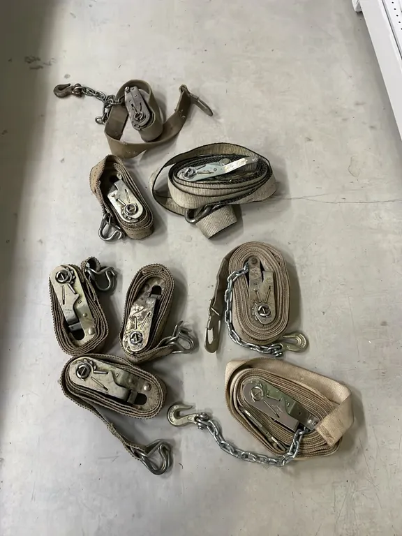 Container of Tie Down Ratchet Straps (P3-R1T4-S2174)