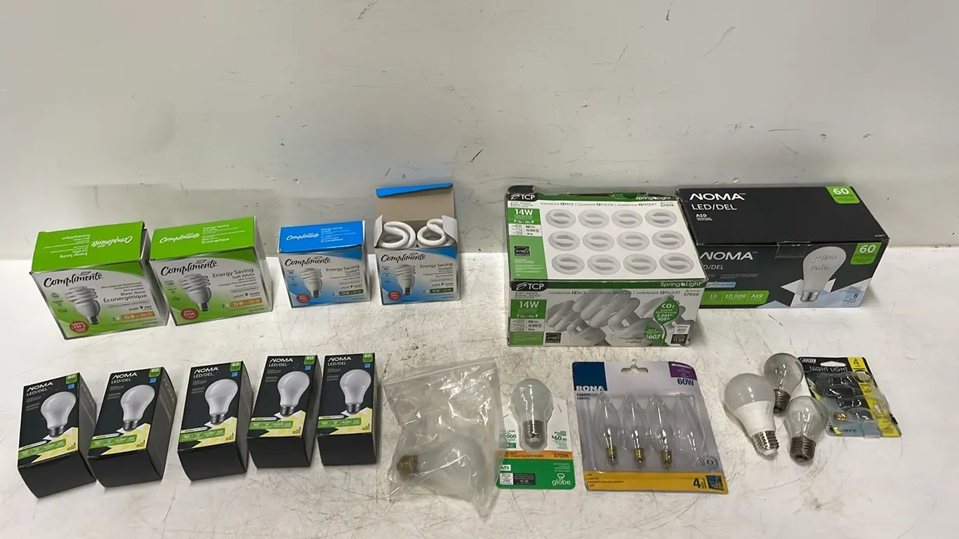 Large Box of Misc Lightbulbs, Seller States Lots Are New and All Are Working, Item #17 (P3-R1T5-S483)