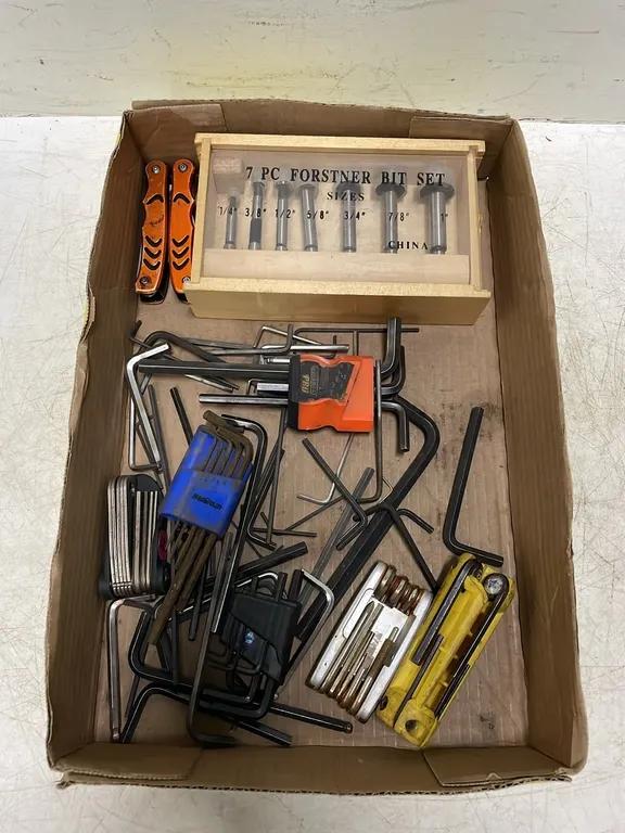 Flat of Hex Wrenches, 7 PC Forstner Bit Set and Multi-Tool, Item #29 (P3-R1T6-S483)