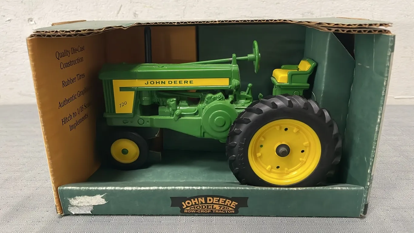Ertl 720 John Deere Die-Cast Model, Row Crop Tractor, 1/16 Scale, In Factory Box, Item #52 (P3-WWS2-S483)