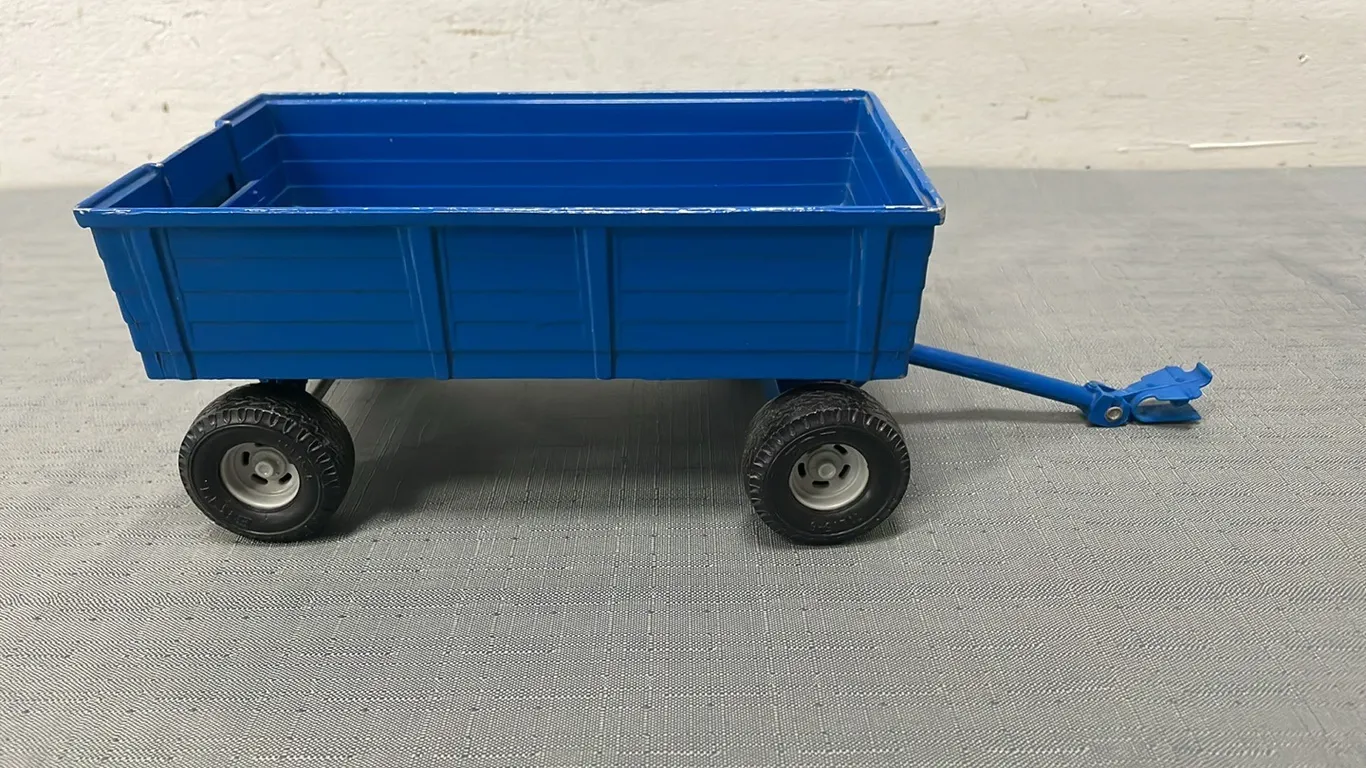 Ertl Ford Steel Pressed Farm Wagon Toy, 1/16 Scale, Item #54 (P3-WWS2-S483)