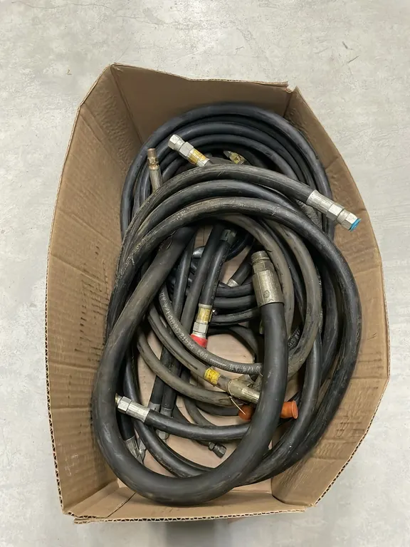 12 Hydraulic Hoses, New As Per Seller, Item #16 (P3-R1T8-S2107)