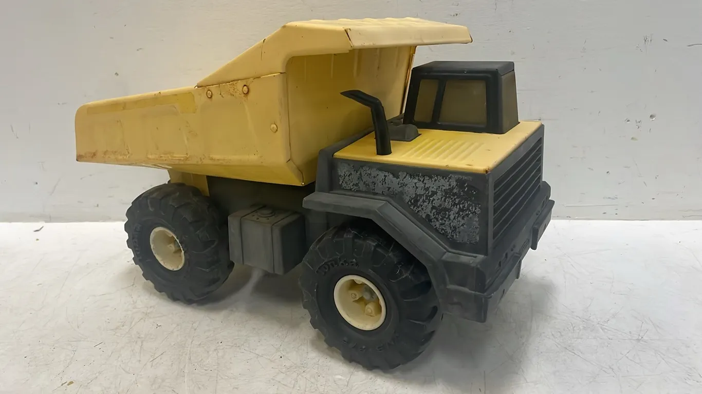 Vintage Tonka Dump Truck, Item #17 (P3-SWS3-S1557)