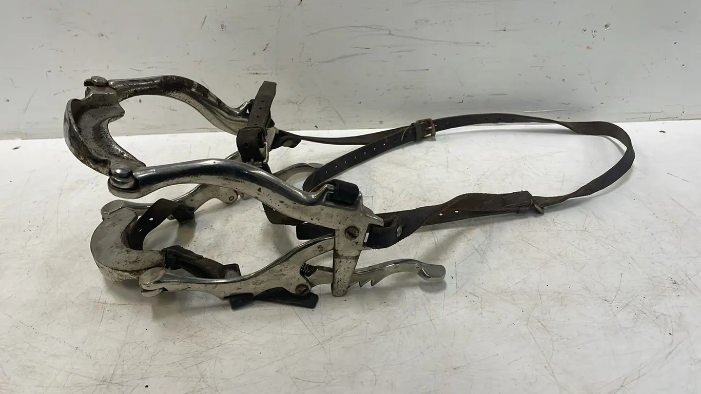 Speculum For Holding Horses Mouths Open When Floating Their Teeth, Item #42 (P3-R3T6-S1557)