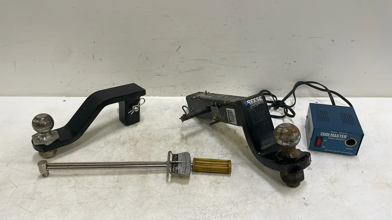 2 Heavy Duty Tow Hitches, Power Inverter and Torque Wrench, Item #5 (P3-R1T9-S1028)