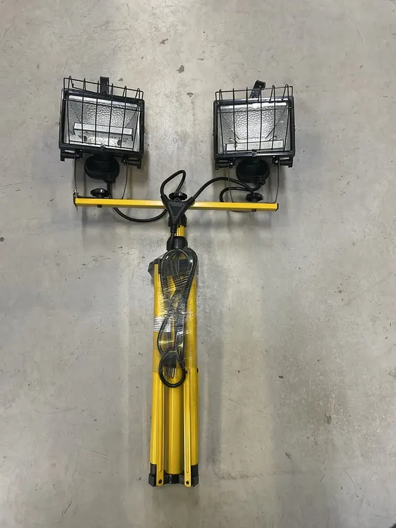 Dual 6" Work Lights on Stand, Item #12 (P3-R2T1-S2212)