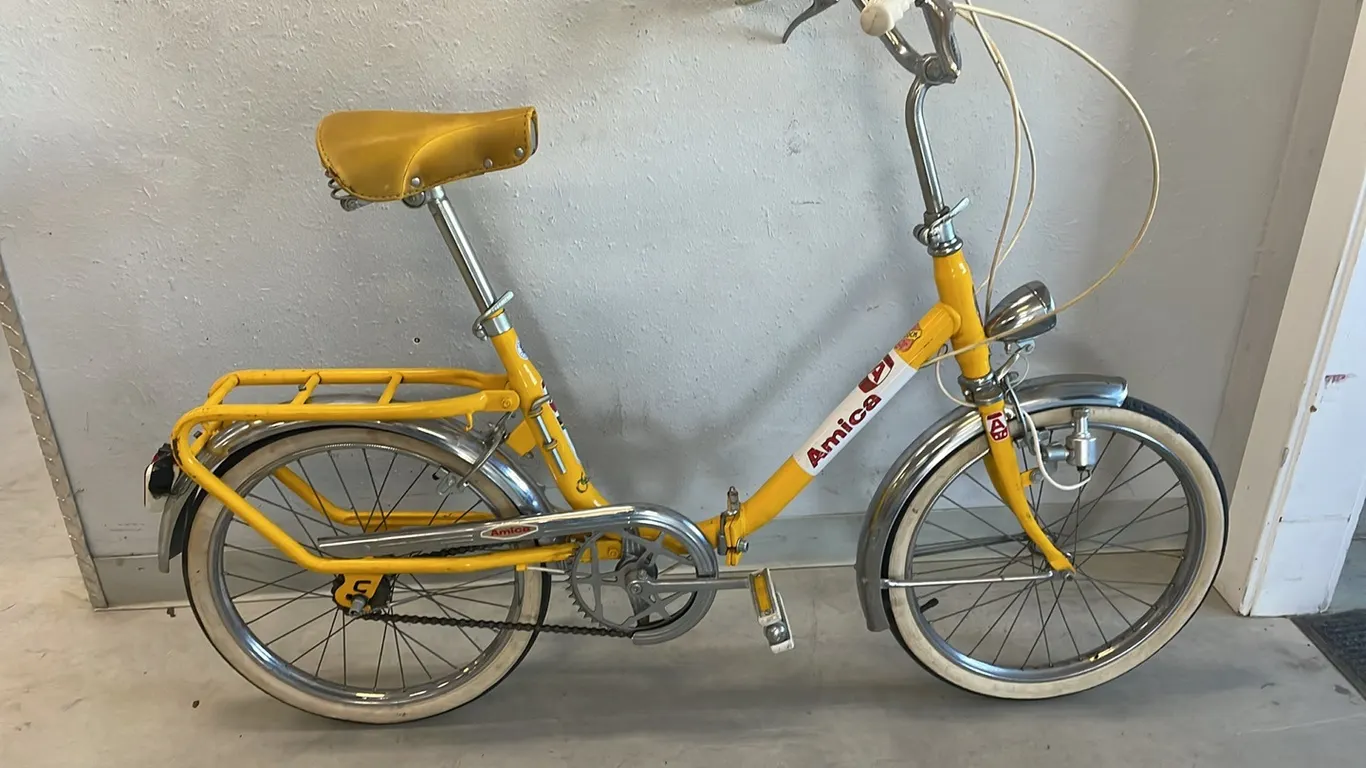Vintage Amica Pedal Bike, Made In Italy Between the 60's and 70's, Folding Frame Design (P3-NWFL-S1986)