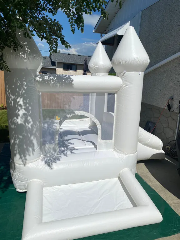 Bouncy Castle with Ball Pit, Approx 6' x 6' x 6', New As Per Seller, Balls Not Included, Marked B (P3-EWS3-S2193)