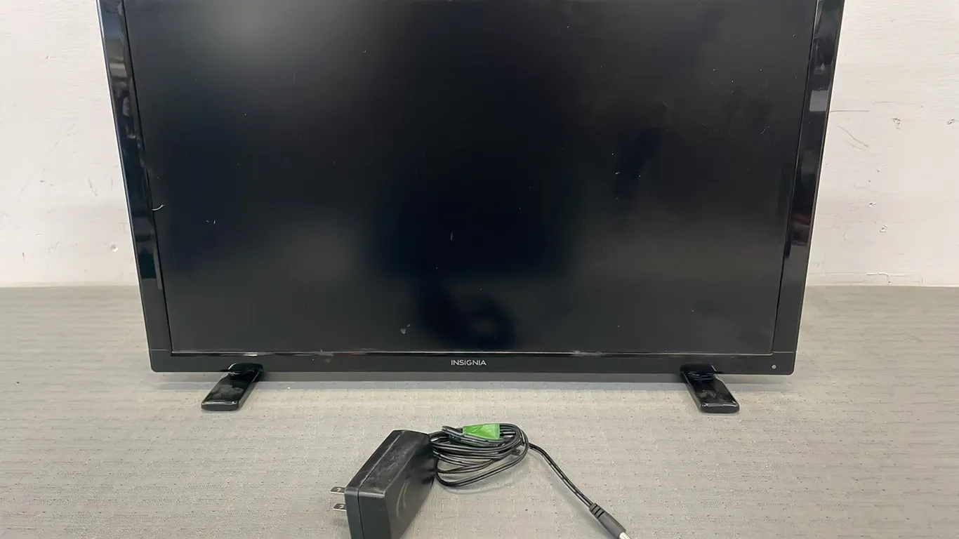 Small Insignia TV, No Remote, Condition Unknown, Item #18 (P3-EWS3-S2300)