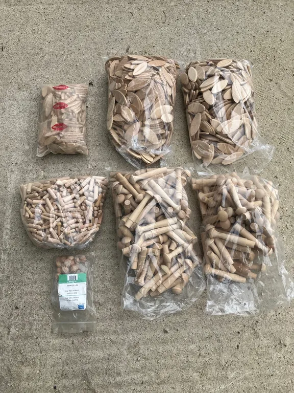 Large Quantity of Jointing Biscuits and More As Per Pictures - Pegs & Fluted Dowels (P3-R2T4-S285)