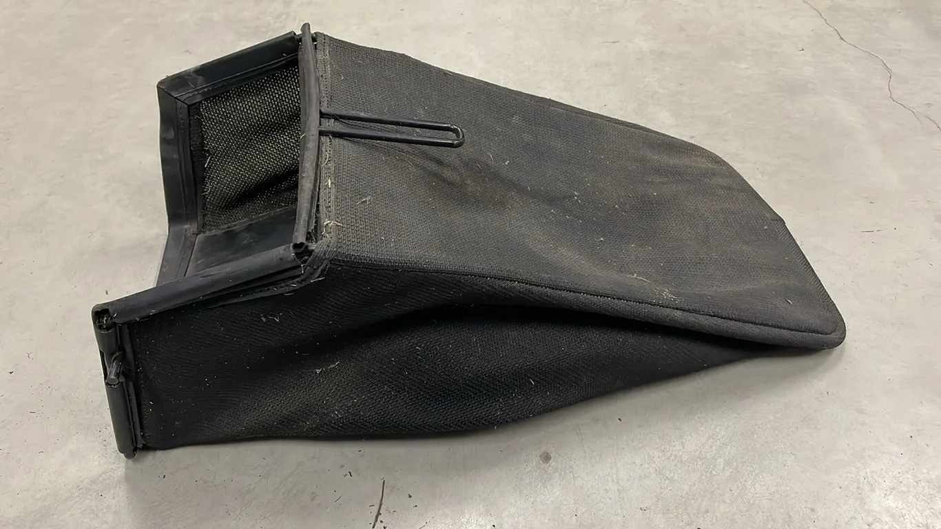 Lawn Mower Bag (P3-R3T1-S1275)