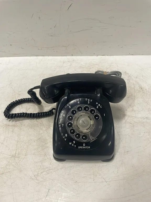 Vintage Rotary Phone (P3-SWT1-S2042)