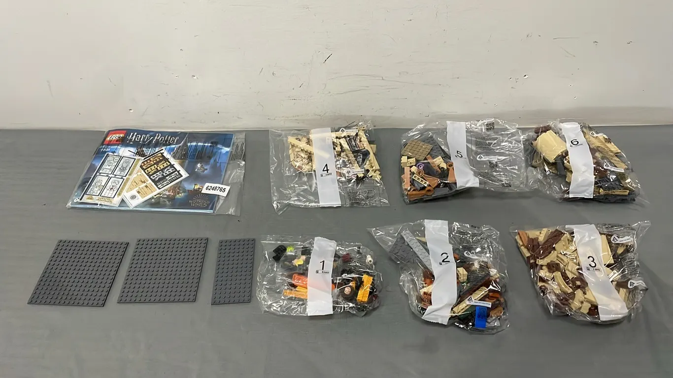Harry Potter Lego 75954 Hogwarts Great Hall, Seller States That it is a New Unopened Complete Set with No Box (P3-WWS6-S2042)