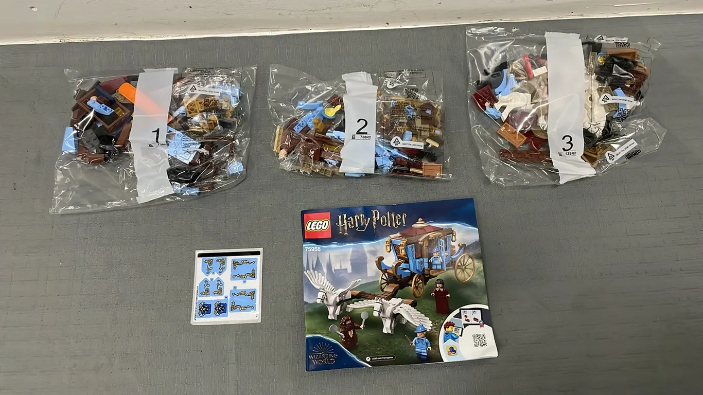 Harry Potter Lego 75958 Beauxbatons Carriage Arrival At Hogwarts, Seller States That it is a New Unopened Complete Set with No Box (P3-WWS8-S2042)
