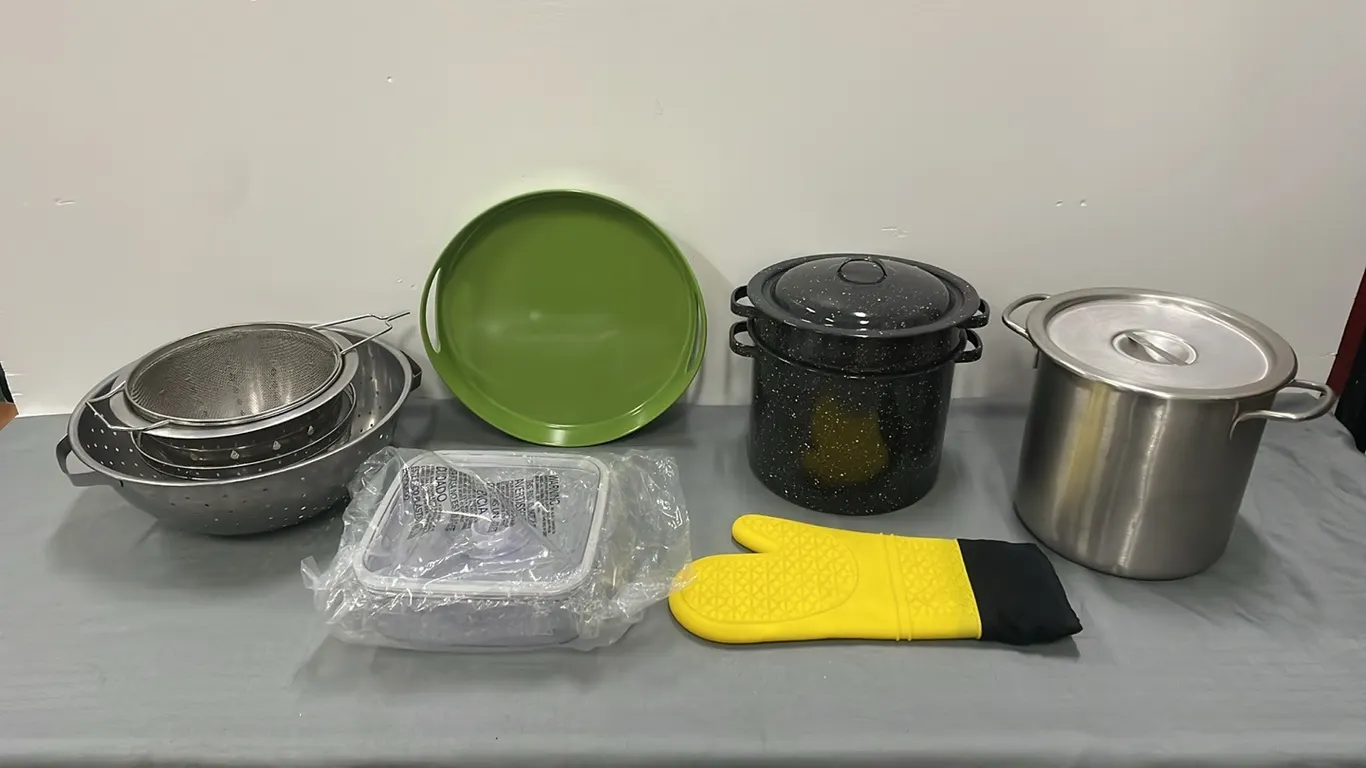 Box of Canning Supplies As Per Pictures, Lot 6 (P4-SWS4-S2278)