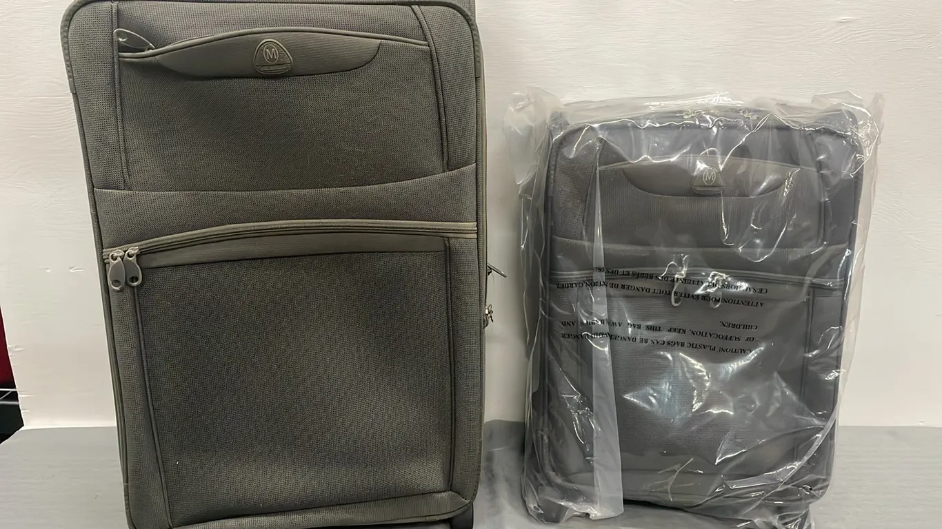 2 Suitcases, Unused As Per Seller (P4-CRS10-S1999)