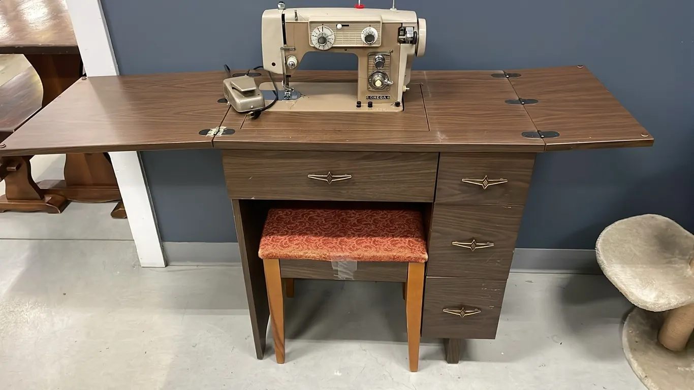 Sewing Machine In Table and Stool, Item #2 (P4-NWFL-S2286)