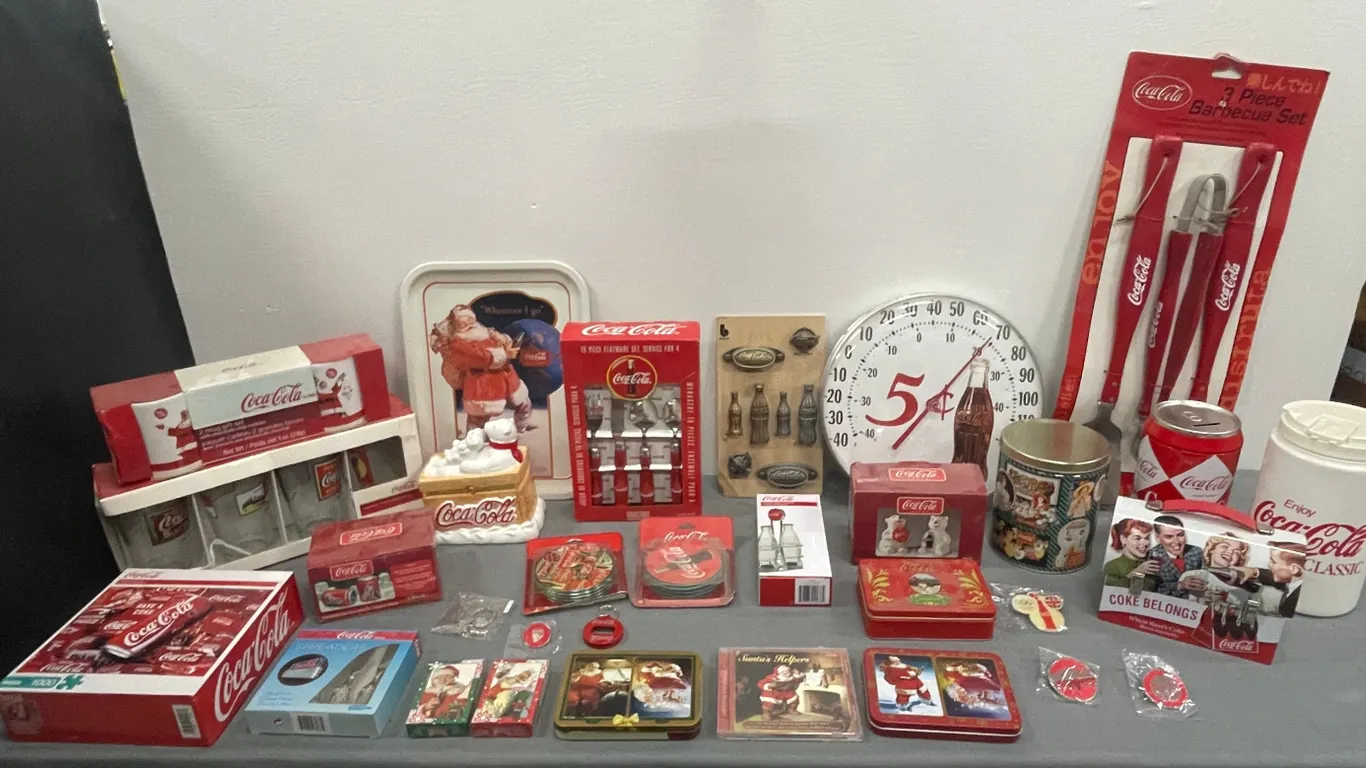 Coca-Cola Collection, Item #15 (P4-SWS7-S2286)