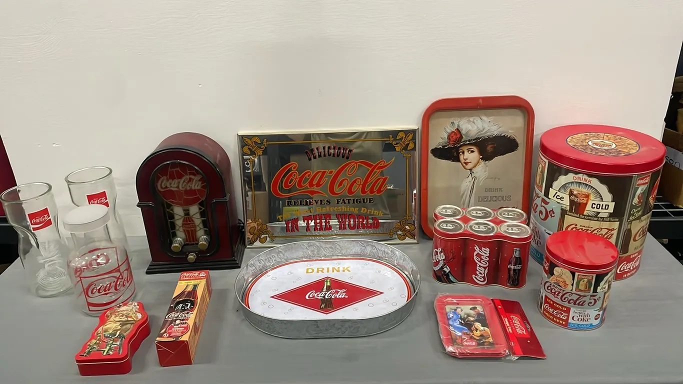 Coca-Cola Collection Including Coca-Cola Radio, Item #16 (P4-SWS7-S2286)