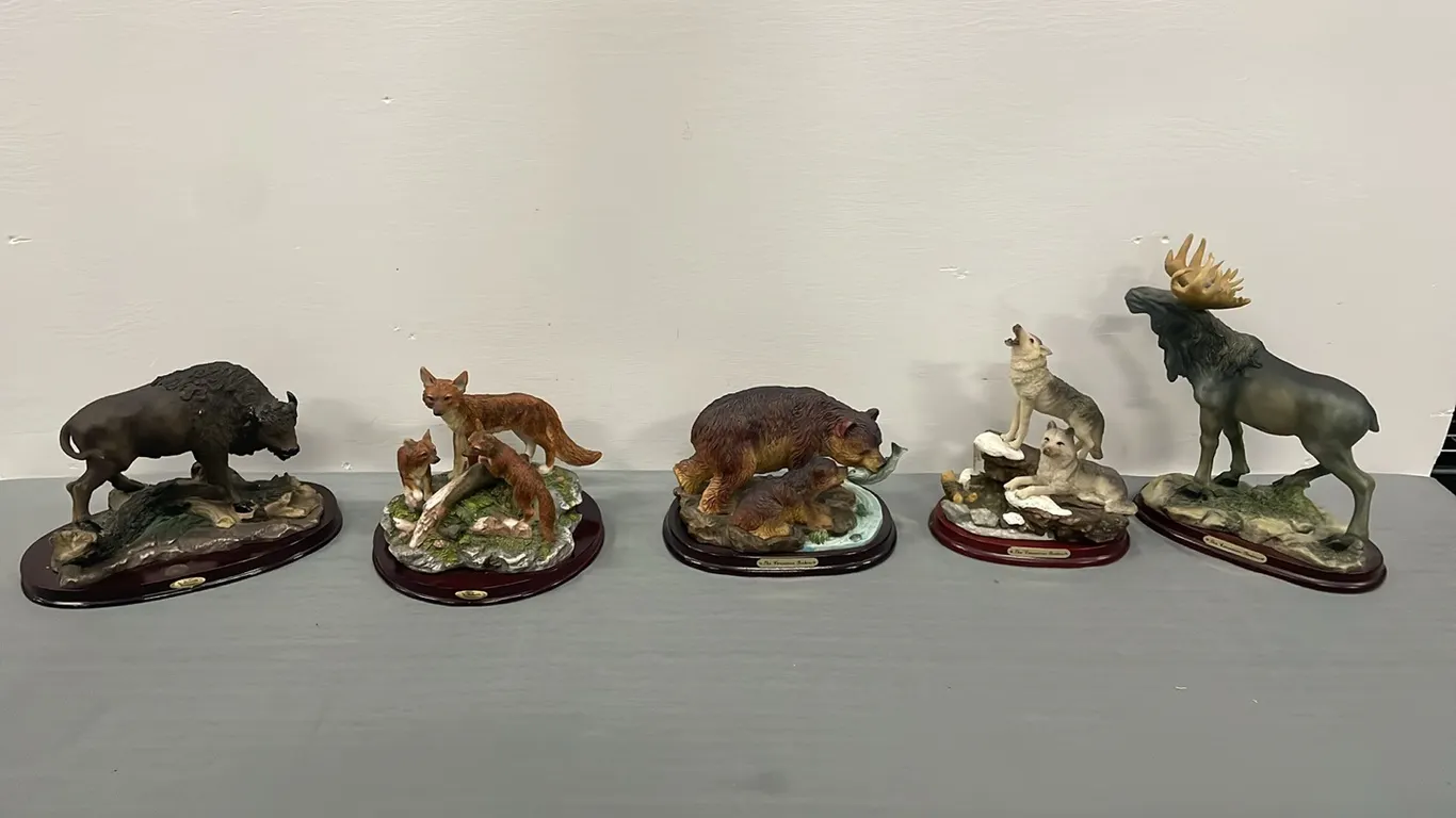 Canadian Wilderness and Canadian Rockies Animal Statues, Item # 26 (P4-SWS7-S2286)