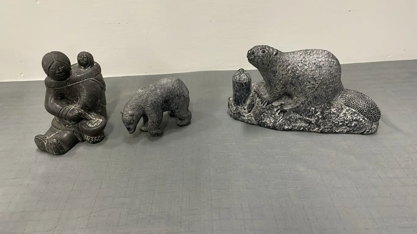 Wolf Original Statues, Item #28 (P4-SWS3-S2286)