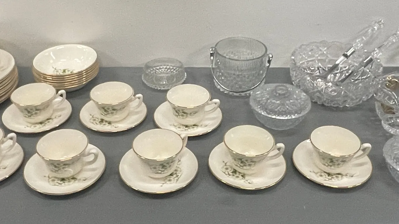 “Spring Blossom” 22KT Gold Trim China Set and More As Per Pictures, Item #33 (P4-SWS7-S2286)
