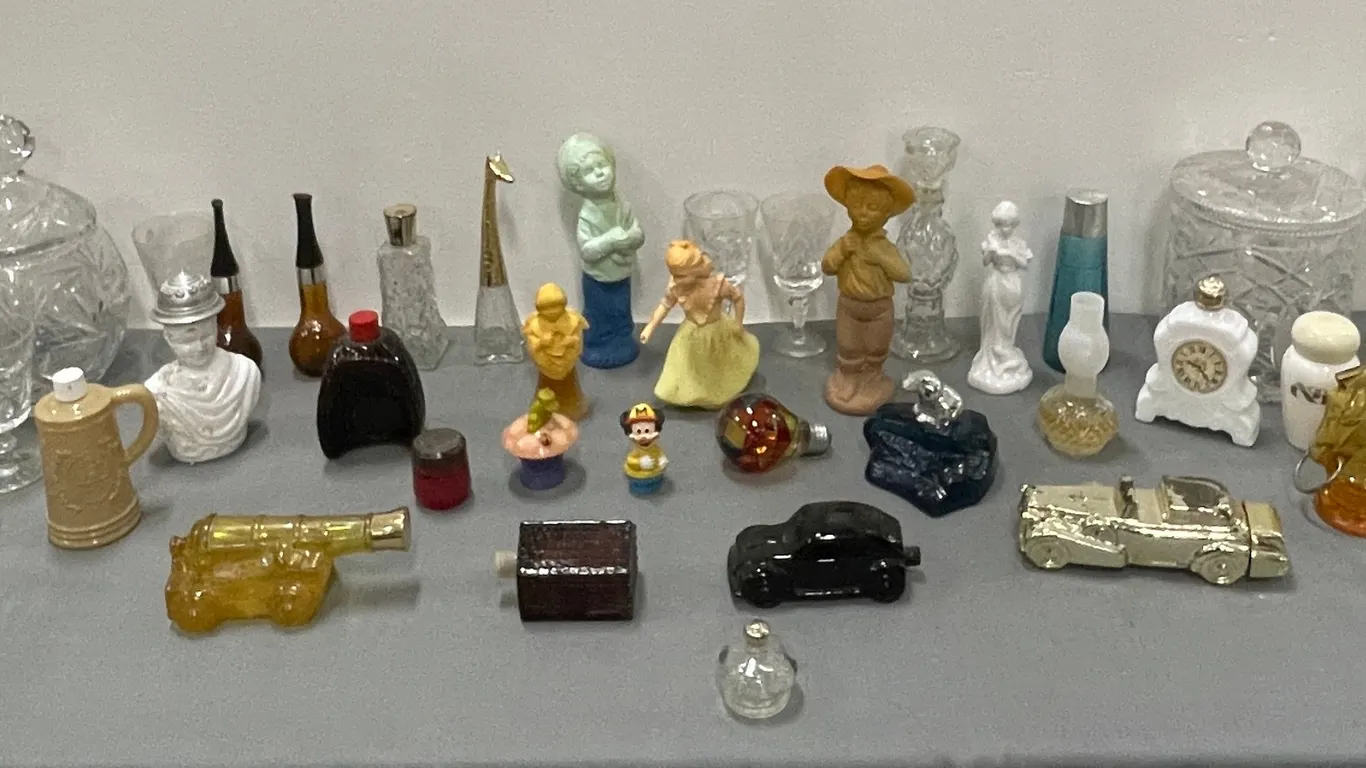 Tote of Assorted Avon Perfume Bottles and Crystal (P4-WWS8-S2116)