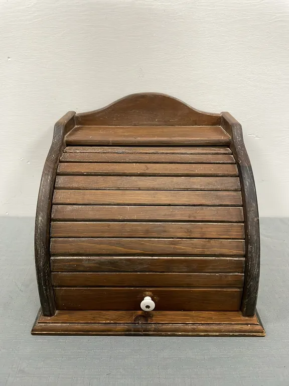 Wooden Roll Top Bread Box, Made In Canada (P4-CRS9-S2098)