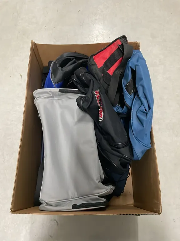 Assorted Travel Bags As Per Pictures, Item #10 (P4-CRS12-S2212)
