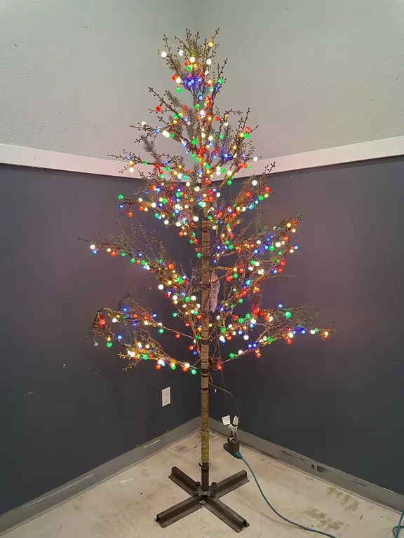 7' Christmas Tree with Lights As Per Pictures, Item #17 (P4-WWFL-S2316)