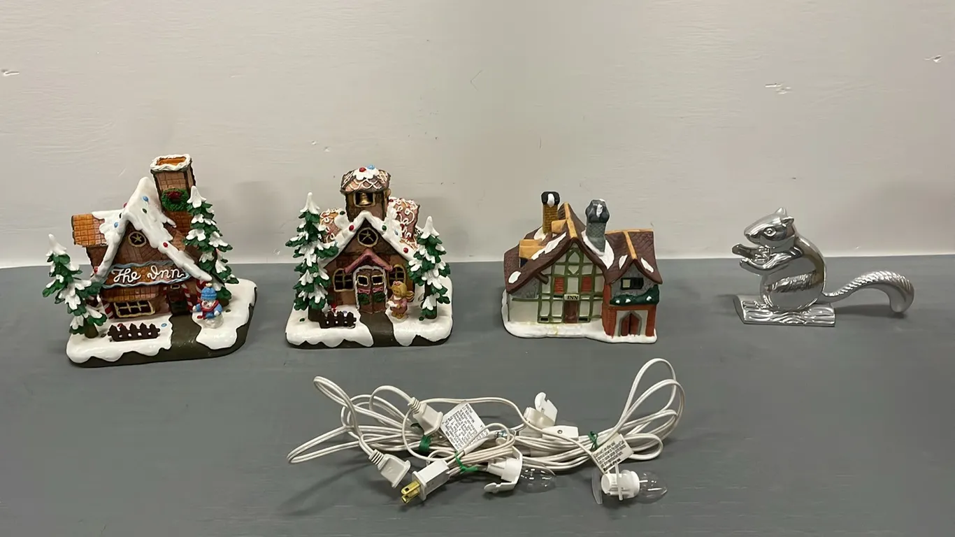 3 Light-Up Houses (P4-CRS12-S1291)