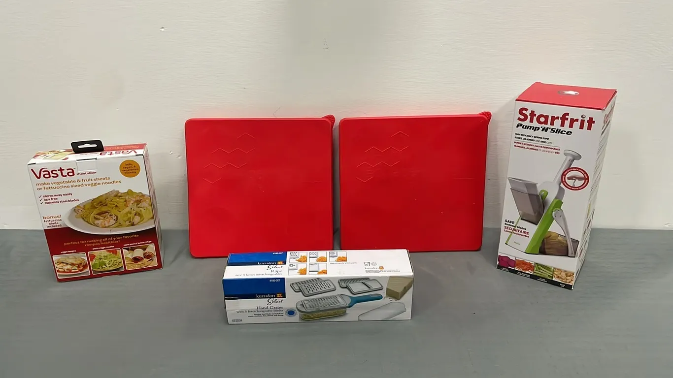 Starfrit Pump 'N' Slice, Kuraidor Hand Grater, Vasta Sheet Slicer and Silicon Burger Maker (P4-NWT1-S1835)