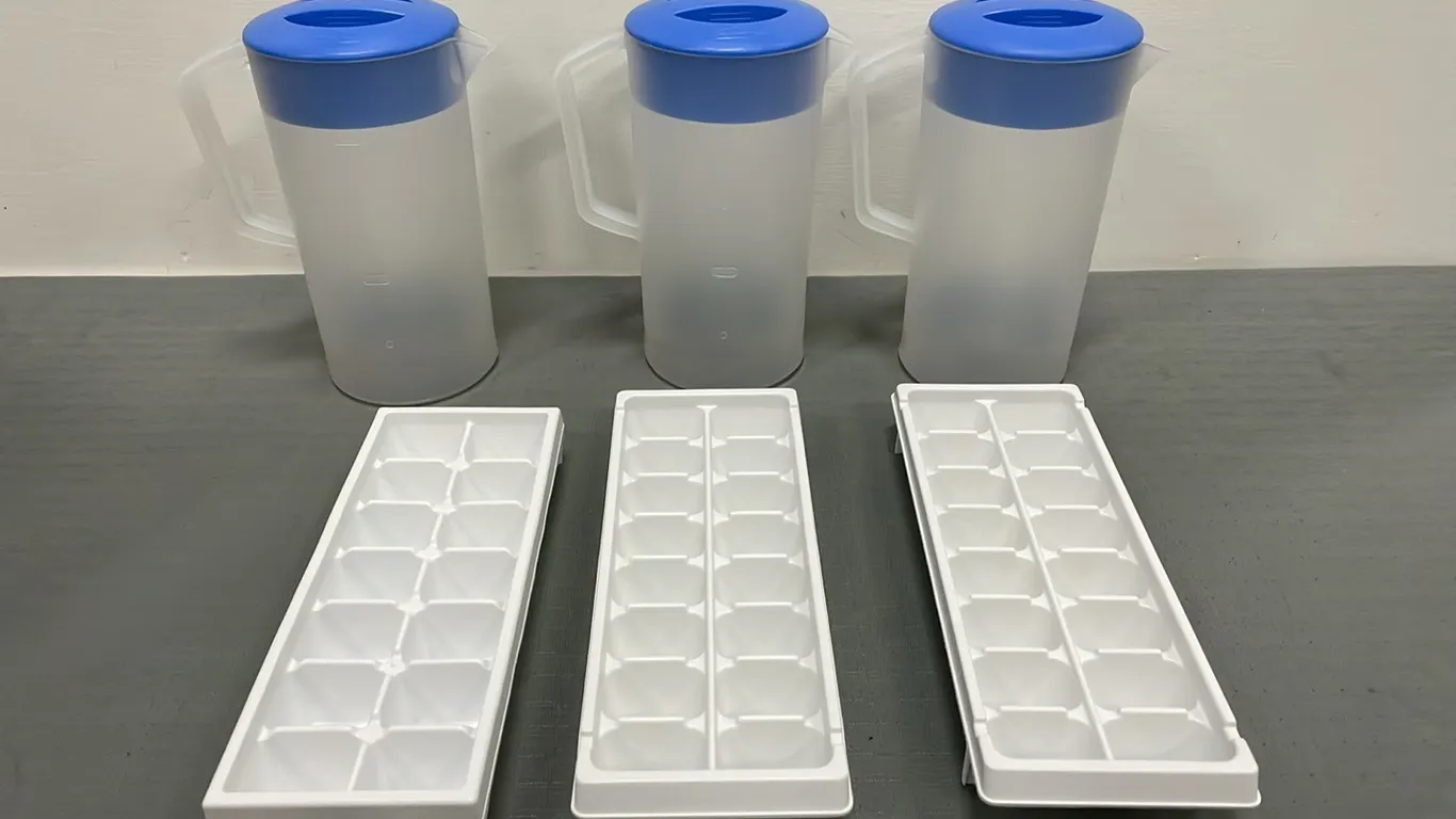 3 - 2 Liter Juice Pitchers with Lids and 3 Ice Cube Trays, Item #17 (P4-NWT2-S1074)