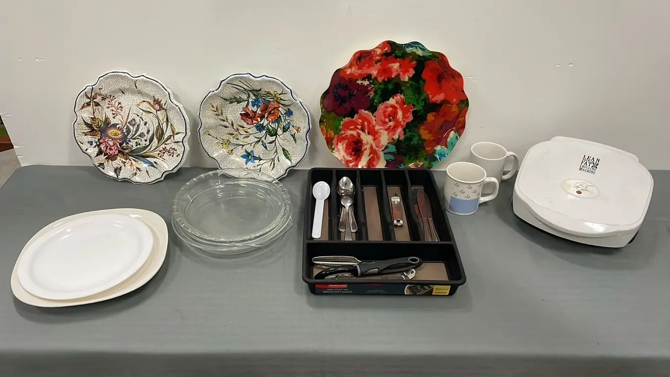 Kitchen Dishes and George Foreman Grill (P4-EWFL-S1248)