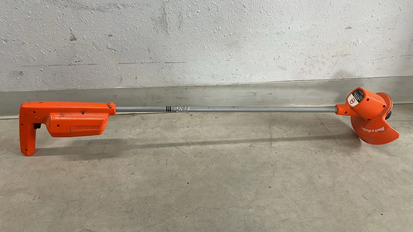 Black & Decker Deluxe Cordless String Trimmer (P5-SCC-S1248)
