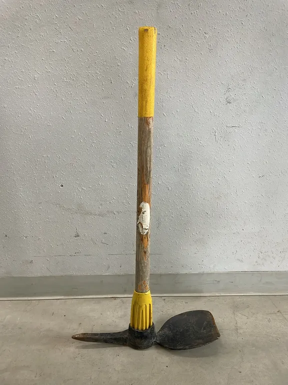 Garant 5.5lb Pick Axe (P5-SCB-S1248)