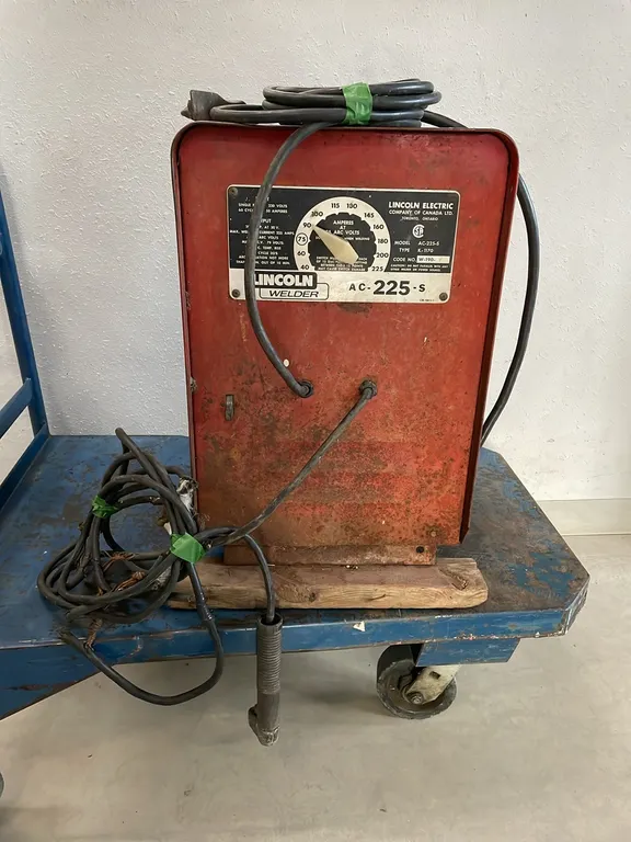 Linchon 225 Stick Welder with Cables, Seller States They Never Used It and Condition is Unknown, Marked G7 (P5-SCB-S2324)