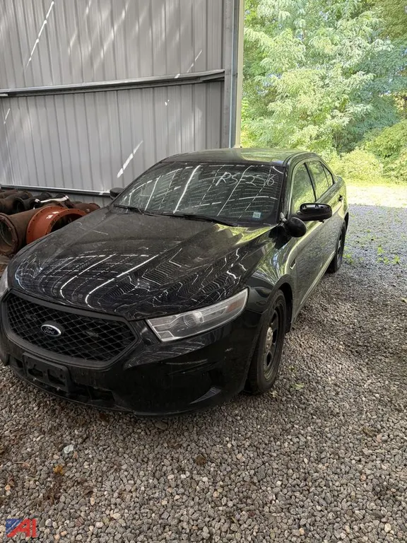 2013 Ford Taurus 4 Door/Police Vehicle