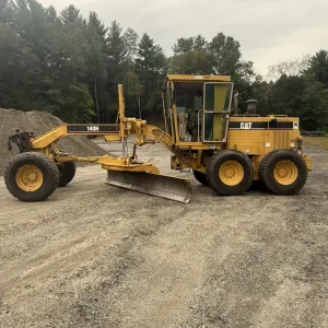 2001 Caterpillar 140H Grader