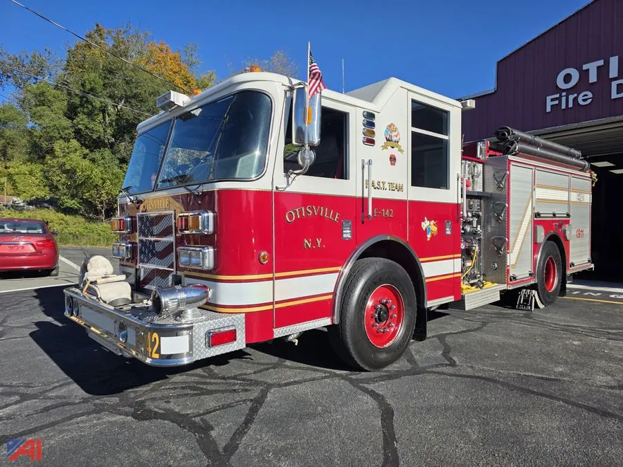 (#1) 2006 Pierce Contender Pumper Fire Truck
