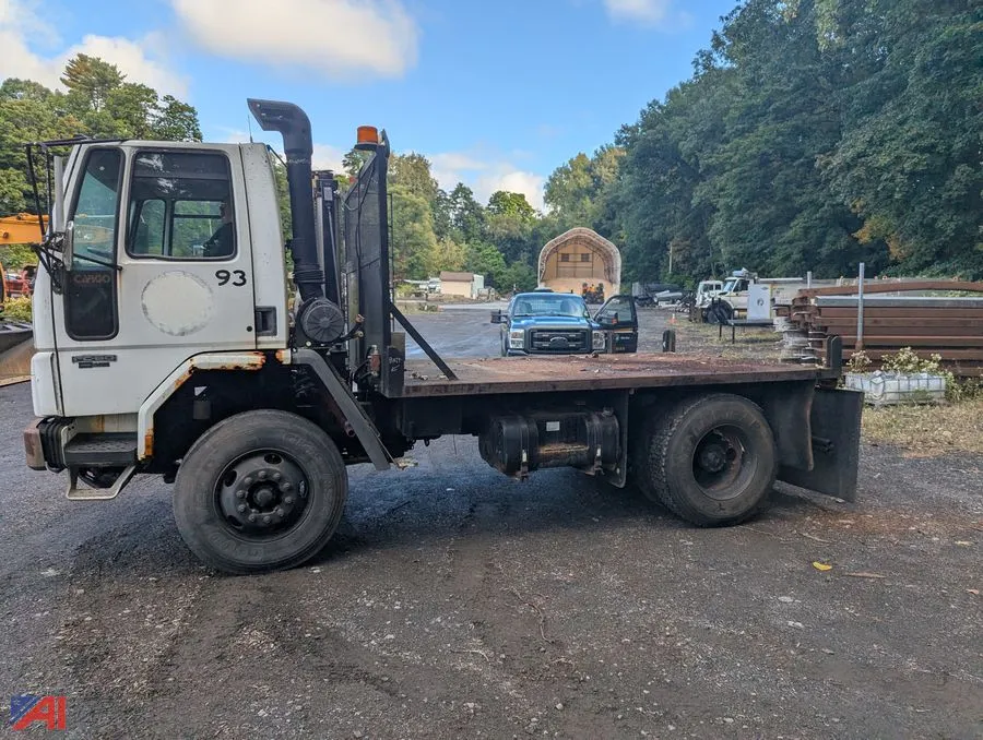 2004 Freightliner FC80 Flatbed Truck