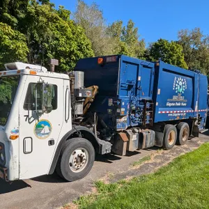 2011 Mack Leu613 Packer Truck