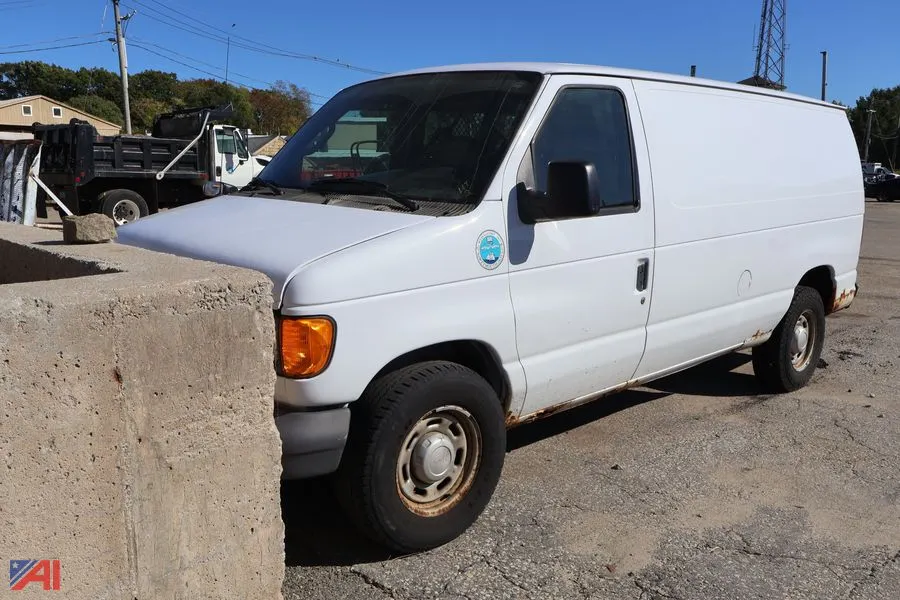 2006 Ford E-Series Full-Size Van