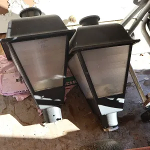 (2) Light Fixtures